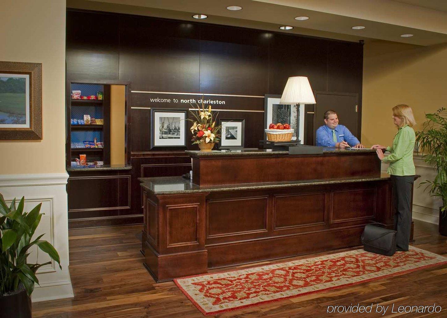 Hampton Inn & Suites North Charleston-University Boulevard Beltér fotó